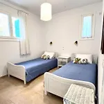 Grand Blue Terrace - Island House By Hostandros Сasa de vacaciones *