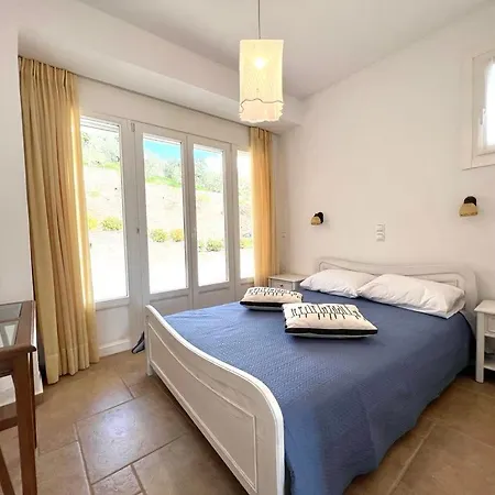 Grand Blue Terrace - Island House By Hostandros * Batsi