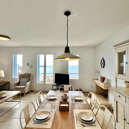 Grand Blue Terrace - Island House By Hostandros Casa de Férias