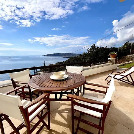 Casa vacanze Grand Blue Terrace - Island House By Hostandros Mpatsi
